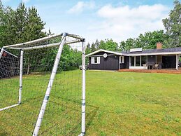 8 Person Holiday Home in Hojslev-by Traum
