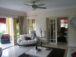 Villa Los Almendros - 2 Private Pools & Tennis & Pickle Ball