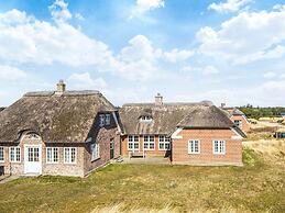 10 Person Holiday Home in Blavand