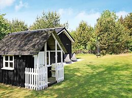 6 Person Holiday Home in Jerup