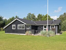 6 Person Holiday Home in Jerup