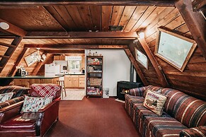 Cabin 54 - A Nostalgic and Rustic Mountain Retreat