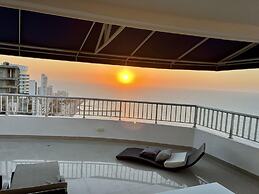 Palmetto Penthouse Deluxe Beautiful View and Sunset Floor 39