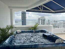 Palmetto Penthouse Deluxe Beautiful View and Sunset Floor 39