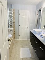 Florida Paradise Near Img Academy and Beach