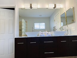 Florida Paradise Near Img Academy and Beach