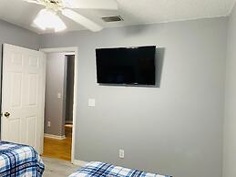 Florida Paradise Near Img Academy and Beach