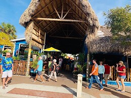 Florida Paradise Near Img Academy and Beach