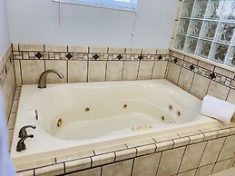 Florida Paradise Near Img Academy and Beach