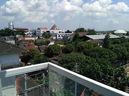 1br Apartment With Pool