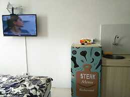 1br Apartment With Pool