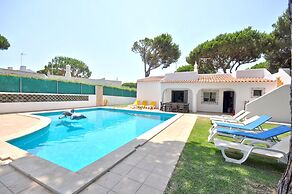 Traditional Private Pool, Walking Distance to Centre, Golf Facing