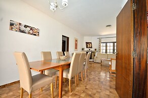 Traditional Private Pool, Walking Distance to Centre, Golf Facing