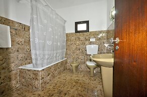 Traditional Private Pool, Walking Distance to Centre, Golf Facing