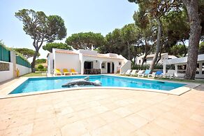 Traditional Private Pool, Walking Distance to Centre, Golf Facing
