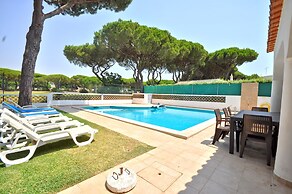 Traditional Private Pool, Walking Distance to Centre, Golf Facing