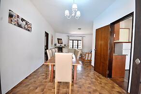 Traditional Private Pool, Walking Distance to Centre, Golf Facing