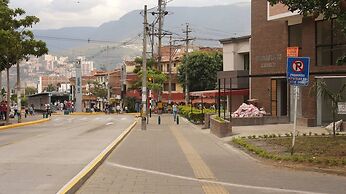 Apartaestudio Loft Comodo Belen, Frente Metroplus