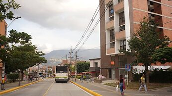 Apartaestudio Loft Comodo Belen, Frente Metroplus