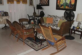 Room in Guest Room - Green Sea Inn Villa Helen Kilometer 4 Circunvalar