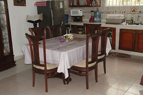 Room in Guest Room - Green Sea Inn Villa Helen Kilometer 4 Circunvalar