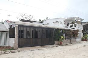 Room in Guest Room - Green Sea Inn Villa Helen Kilometer 4 Circunvalar