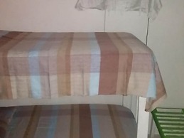 Room in Guest Room - Green Sea Villa Helen Inn - Kilometer 4 Circunval