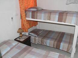Room in Guest Room - Green Sea Villa Helen Inn - Kilometer 4 Circunval