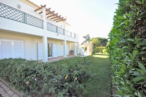 6 Bedrooms, Walking Distance to Amenities, Private Pool, Free AC and W