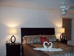 Your Perfect Family Holiday! Private Pool, Games Room, 12 Mins to Disn