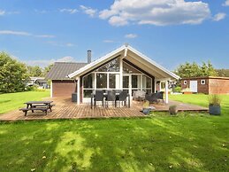 6 Person Holiday Home in Hemmet-by Traum