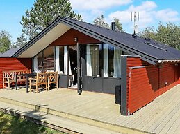 6 Person Holiday Home in Ålbæk