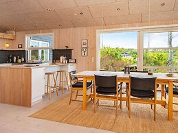 6 Person Holiday Home in Glesborg-by Traum