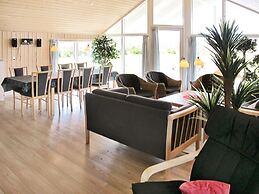 Tranquil Holiday Home in Væggerløse near Sea