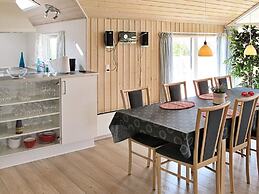 Tranquil Holiday Home in Væggerløse near Sea