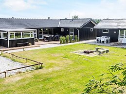 Sprawling Holiday Home in Løkken near Sea