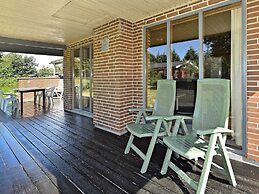 Cozy Holiday Home in Henne near Sea