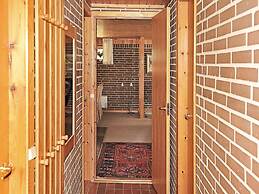 Cozy Holiday Home in Henne near Sea