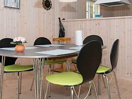Relaxing Holiday Home in Hejls near Coast
