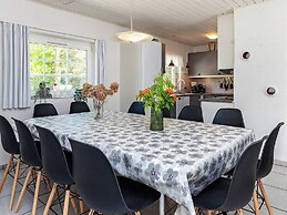 12 Person Holiday Home in Vaeggerlose-by Traum