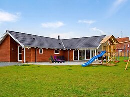 5 Star Holiday Home in Sydals