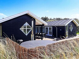 Stunning Holiday Home in Hirtshals with Hot Tub