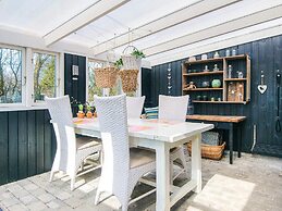 5 Person Holiday Home in Hemmet-by Traum