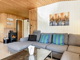 6 Person Holiday Home in Vaeggerlose
