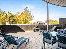 5 Star Holiday Home in Lokken
