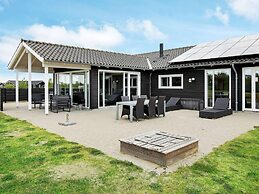 5 Star Holiday Home in Vaeggerlose