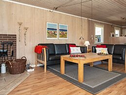 6 Person Holiday Home in Hemmet-by Traum
