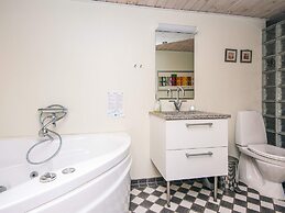 Riveting Holiday Home in Hemmet near Sea