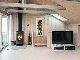 Riveting Holiday Home in Hemmet near Sea