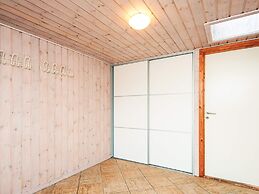 Riveting Holiday Home in Hemmet near Sea